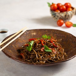 Гречневая лапша с овощами